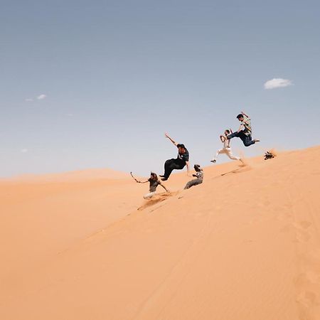 Luxury Maktoub Hotell Merzouga Exteriör bild