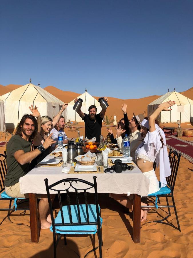 Luxury Maktoub Hotell Merzouga Exteriör bild