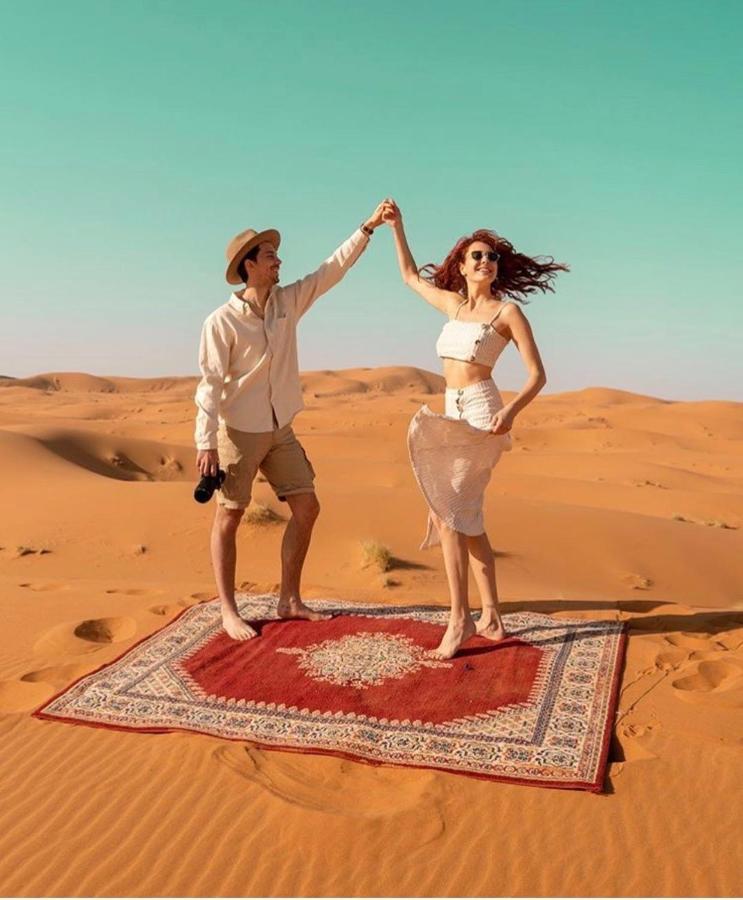 Luxury Maktoub Hotell Merzouga Exteriör bild